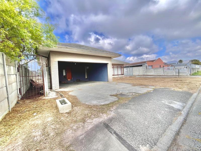4 Bedroom Property for Sale in Retreat Western Cape